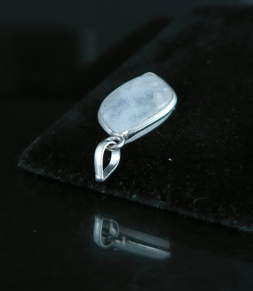 Φεγγαρόπετρα Κρεμαστό κόσμημα - Ύψος: 30 mm - Πλάτος: 16 mm- 2.32 g - (1) #1.0