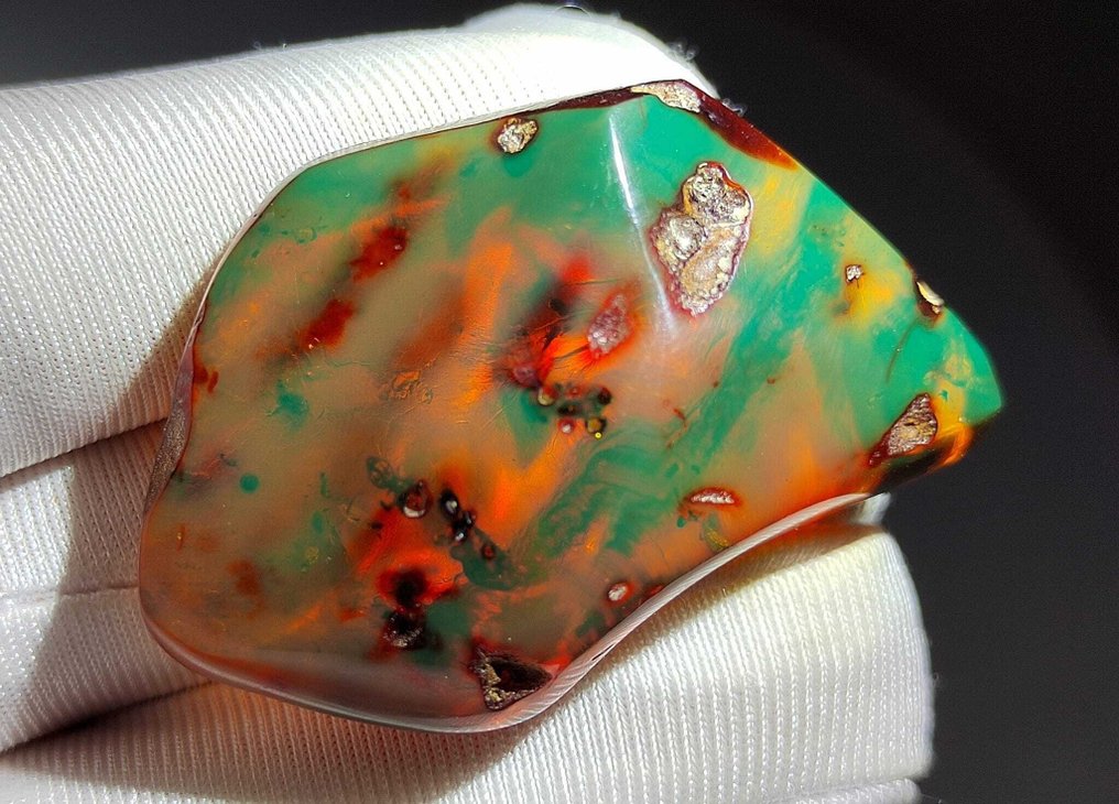 Dominican Green Amber!! High quality - 355cts - - Amber #4.3