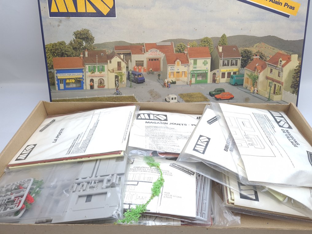MKD H0 - 699 - Modeltrein bouwpakketten (1) - Village Francais - met 9 huizen en diverse accesoires #2.1