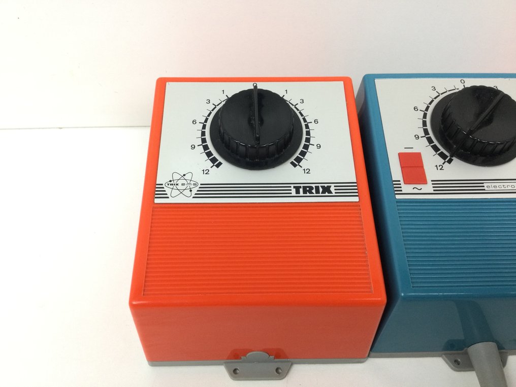 Trix N, H0 - 2161/5502/5589 - Styreenhed til modeleltog (3) - To EMS styreenheder og en transformator #2.1