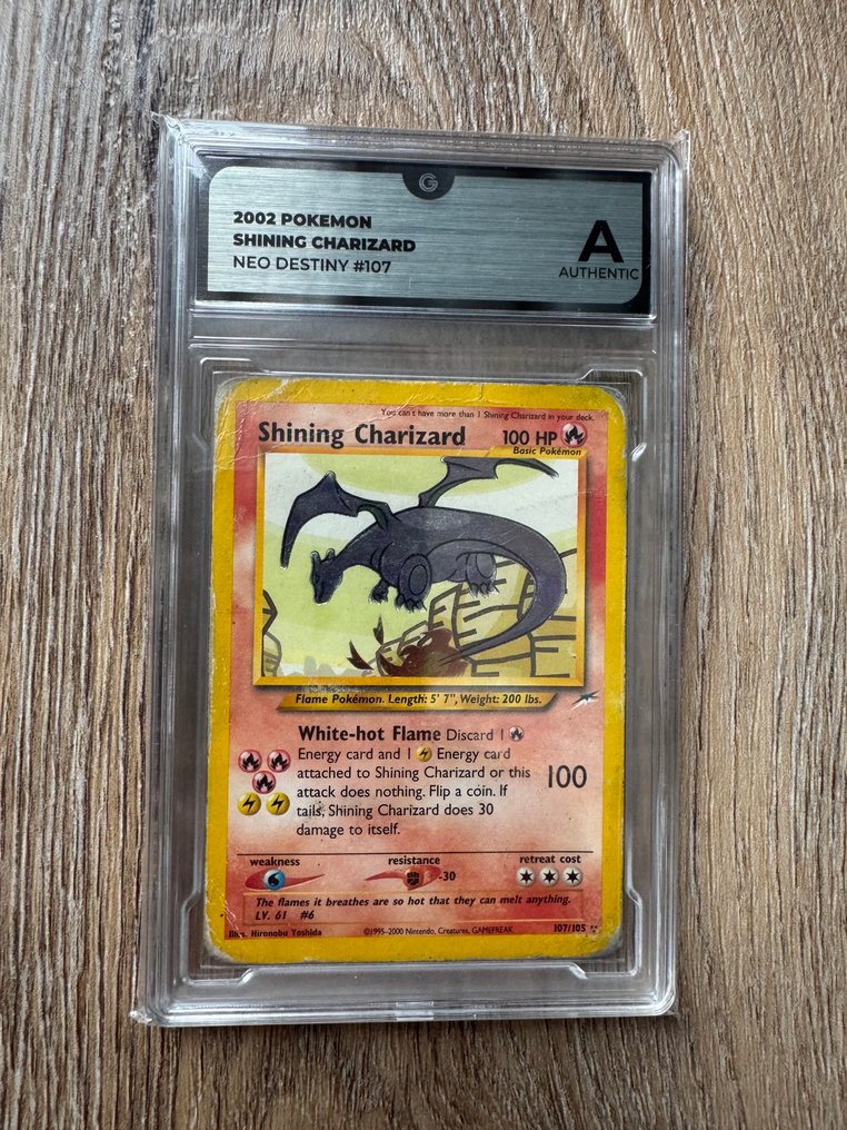 Pokémon - 1 Graded card - Shining Charizard, Charizard 107 Foil, Holo, Secreta rara - GG - WOTC - Neo Destiny - Con autenticación pero sin calificar #1.0