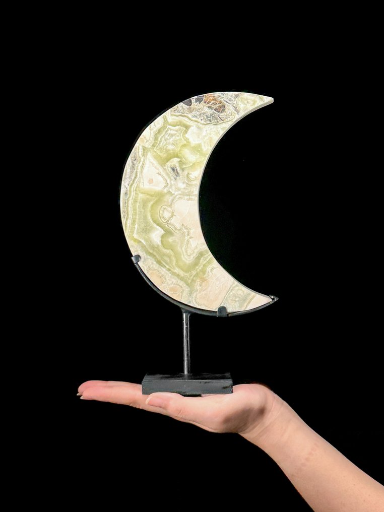 NO RESERVE PRICE - Wonderful Onyx Crescent Moon-Shaped on a custom stand - Height: 27.5 cm - Width: 15 cm- 1500 g - (1) #1.0