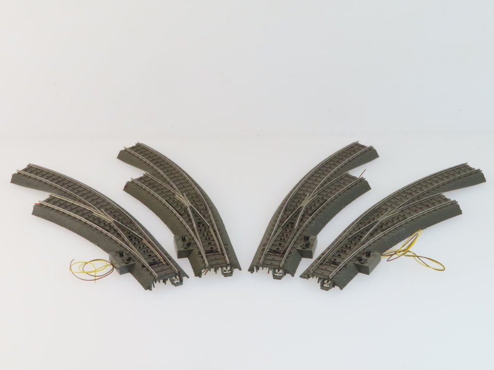 Märklin H0 - 24671/24672/74460/74470/74490 - Modeltreinsporen (16) - 4 Meegebogen wissels met elektrische aandrijving, verlichting en digitale decoder, #3.2