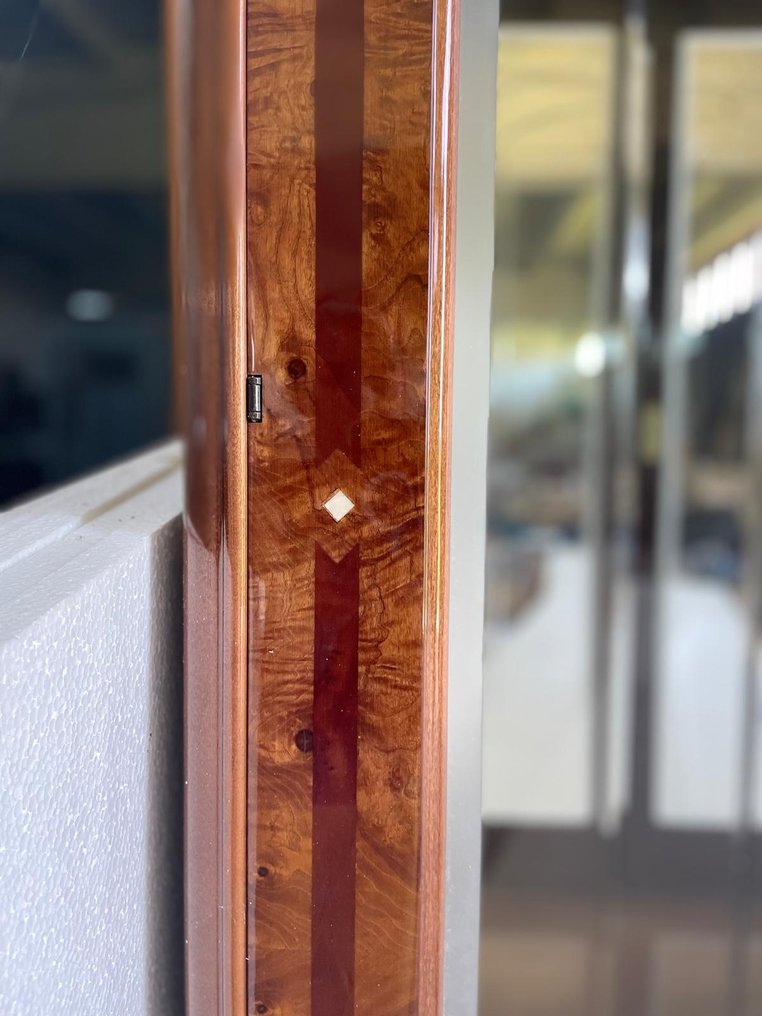 Display cabinet - Crystal - Walnut burl display case #2.1