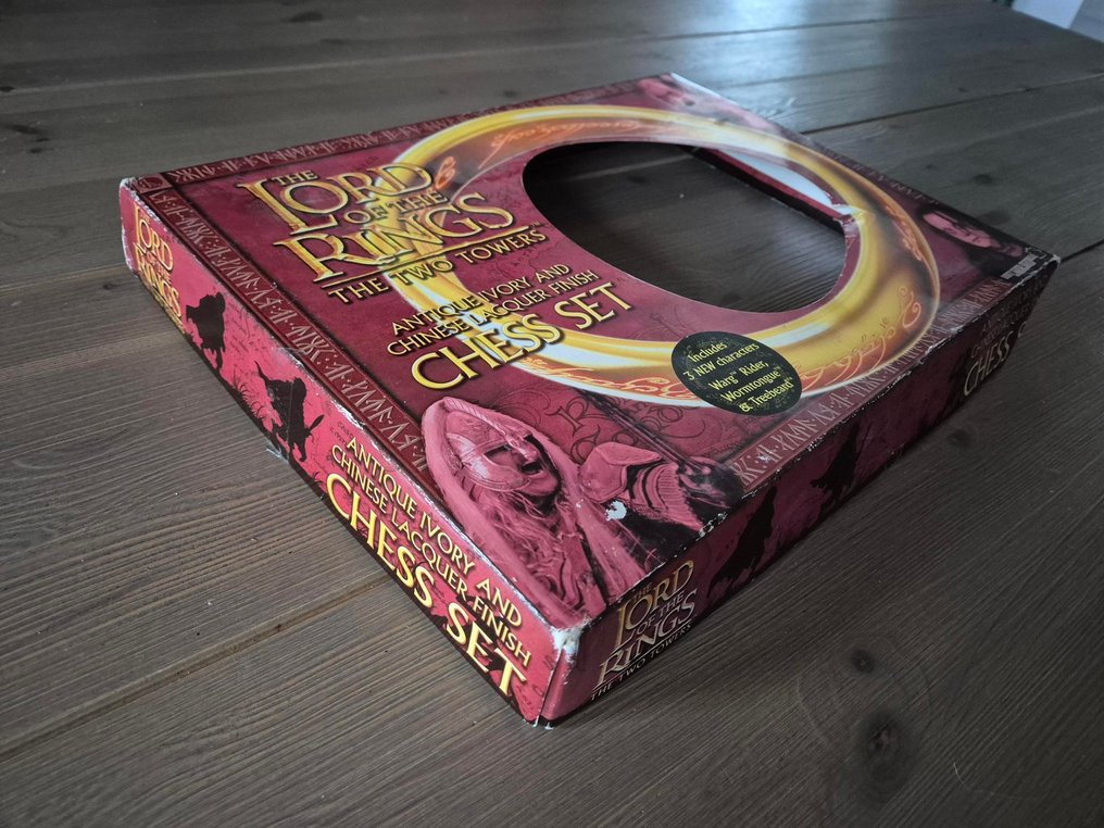 Chess set - The Two Towers - Antique Bronze with Ancient Bone Finish - New Line Cinema #4.3