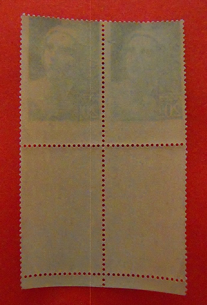 Ranska 1945 - RANSKA - lajityyppi - Postimerkit 730 (d ja e) * * NSC piikitys hevosen selässä parina + tahra #1.0