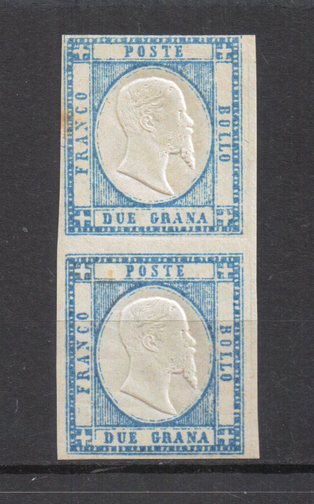 Italia Regno 1861 - Effige di V. Emanuele II in rilievo. 2Gr. Azzurro. Coppia verticale. Gomma integra - Sassone: 20 #1.0
