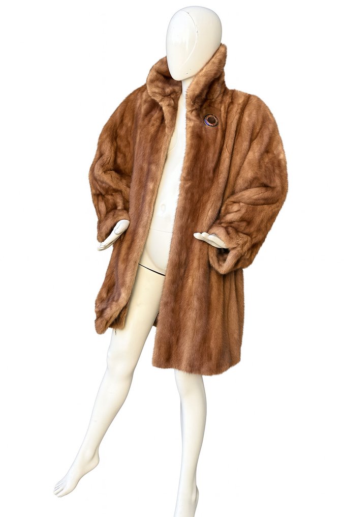 Artisan Furrier - Fur coat #1.0