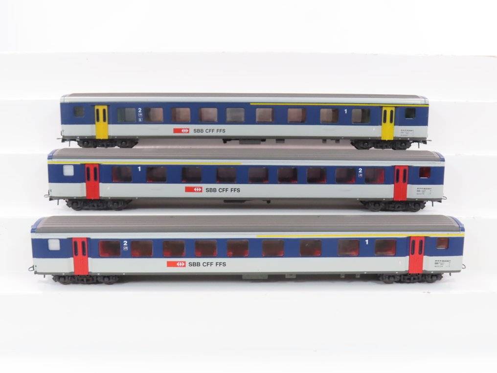 Roco H0 - 44339/44338 - Carrozza passeggeri di modellini di treni (3) - 3 carrozze di treni veloci da 4 posti a sedere di prima e seconda classe - SBB-CFF #1.0