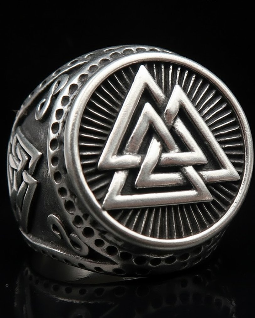 Odinin soturin viikinkiläisrippi: Valknut-merkki ja kohtalon hallinta - Sormus #1.0