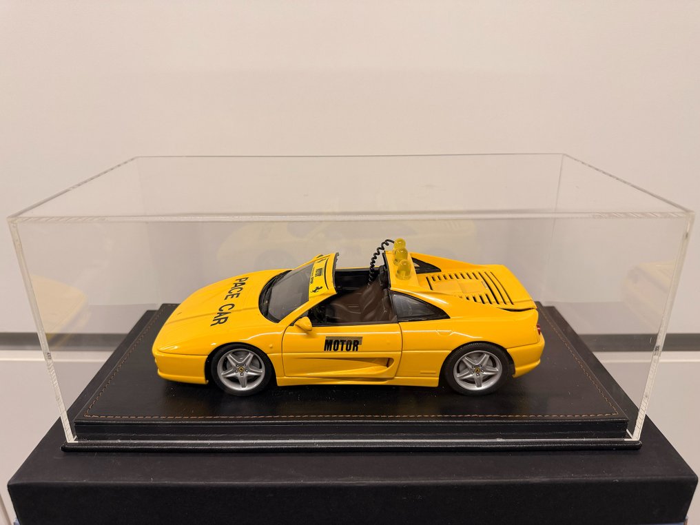 TailorMade 1:18 - Αυτοκίνητο μοντελισμού - Ferrari F355 Berlinetta Pace Car #1.0