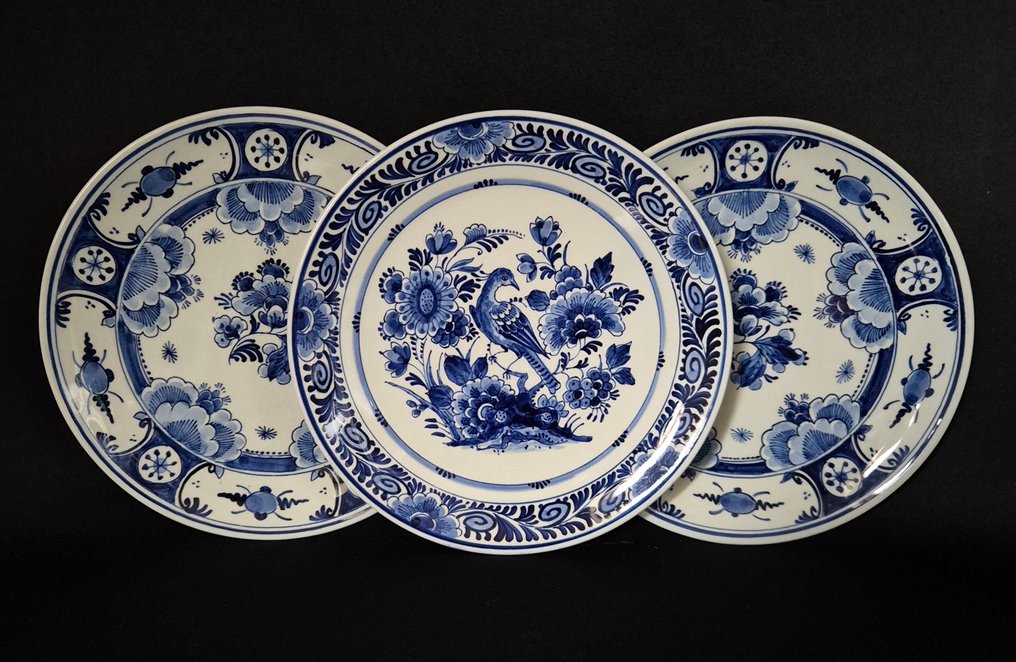 De Porceleyne Fles, Delft - Plate (3) - Wandborden - Earthenware - Three Delft Blue plates #1.0