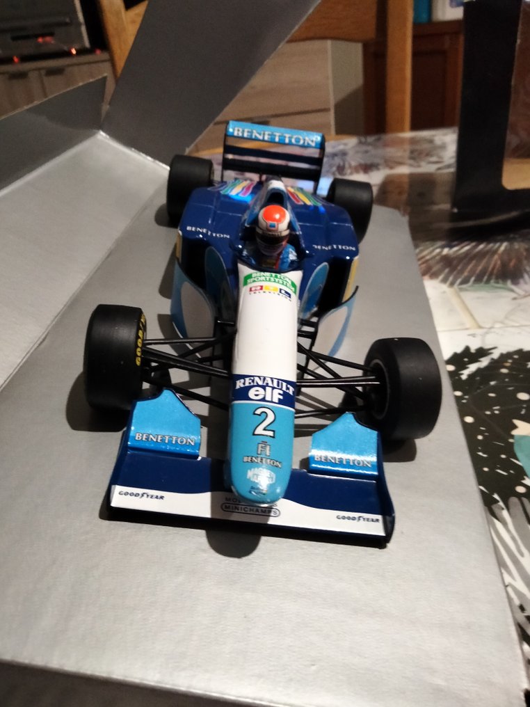 Grand Prix.    Paul Model  Art 1:18 - 模型賽車 - Benetton Renault F1 - 赛车 #1.0