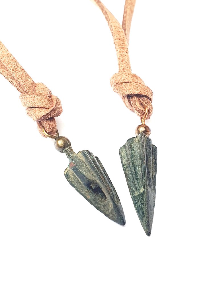 塞西亚 Amulet, 一套2个青铜箭头吊坠——战士护符，公元前3世纪至2世纪 - 20 mm  (没有保留价) #1.0