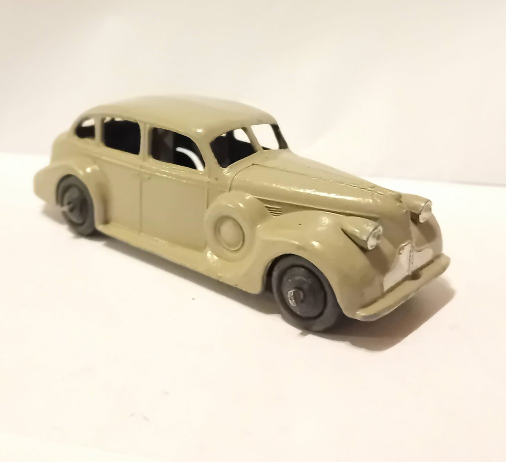 Dinky Toys 1:43 - Modelauto - Buick Viceroy Saloon (39D) #1.0