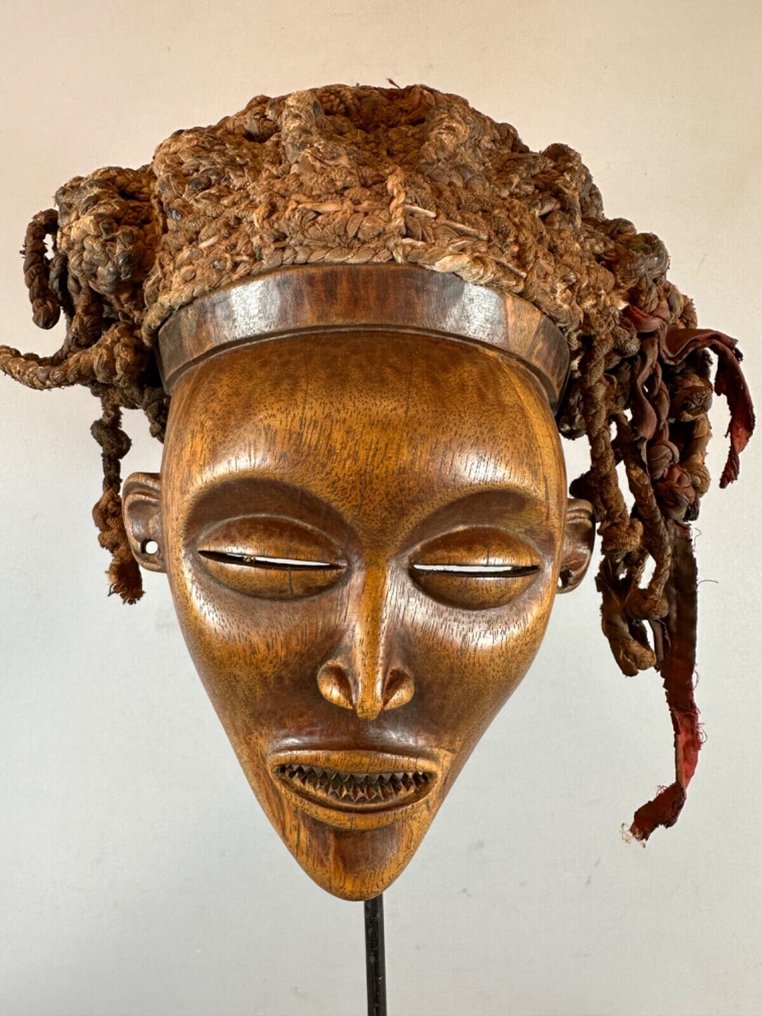 来自安哥拉乔克韦的稀有古老非洲Mwana Pwo Luena面具。 #1.0