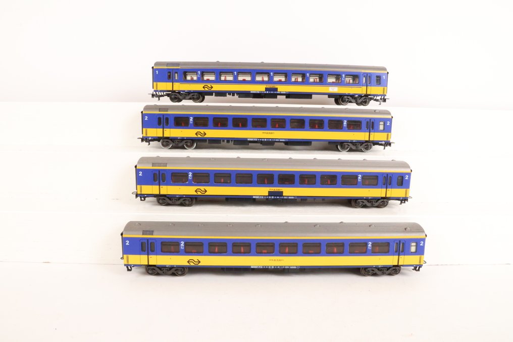 Märklin H0 - 4164/4165 - Modellvonatszemélyszállító (4) - ICR kocsik 1. és 2. osztály - NS #1.0
