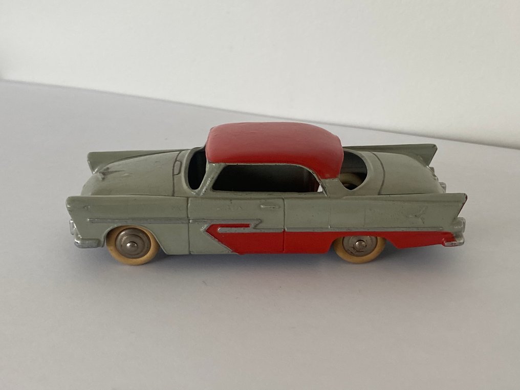 Dinky Toys 1:43 - Modellauto - 24D Plymouth Belvédère / Meccano France - Ausgepackt #1.0