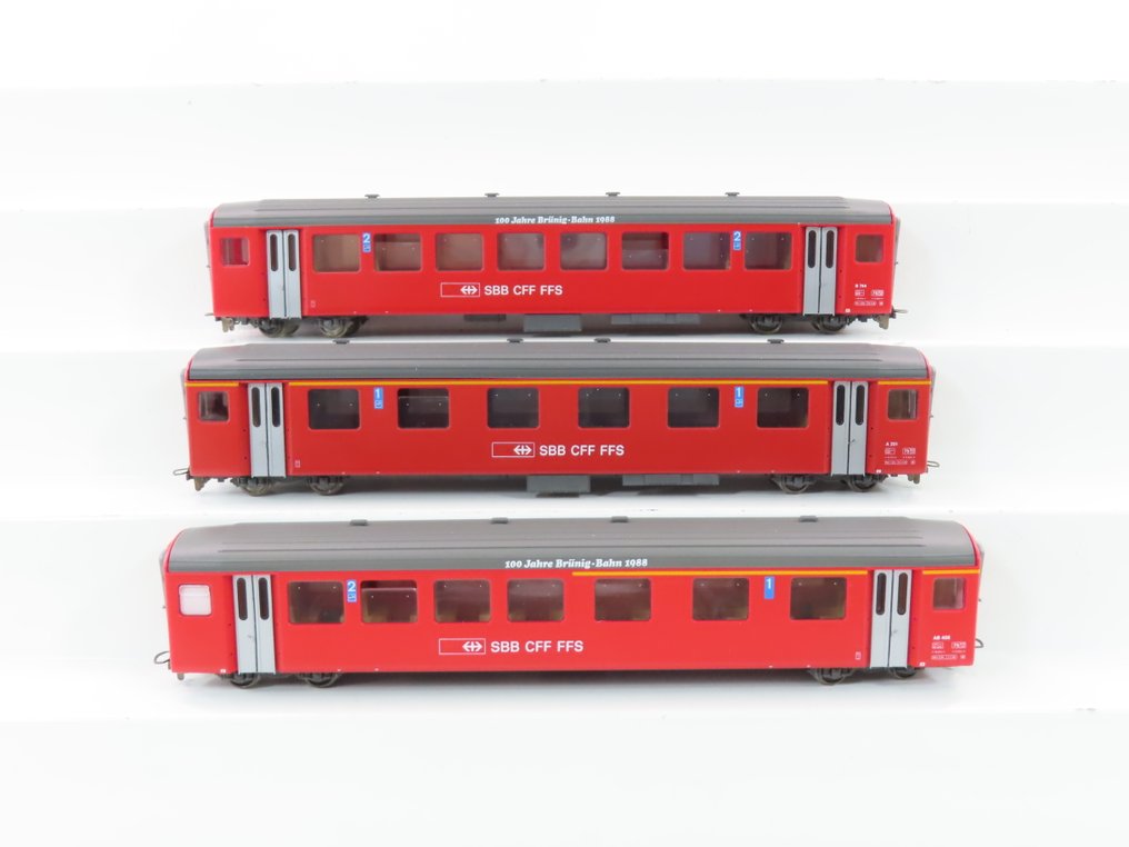 Bemo H0m - 3271 424/3276 421/3277 428 - Model train passenger carriage (3) - 3x 4-berth express train carriages, first and second class. - SBB-CFF, Brunig Bahn (CH) #1.0
