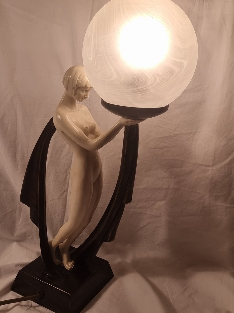 G. Tupton - Figurine table lamp - Glass - In the style of Art Deco #1.0
