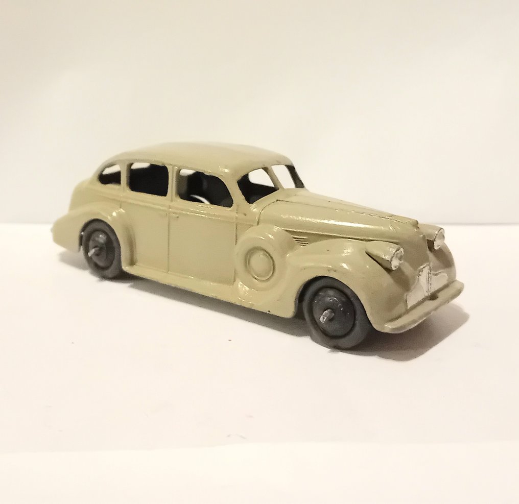 Dinky Toys 1:43 - Modelauto - Buick Viceroy Saloon (39D) #1.0