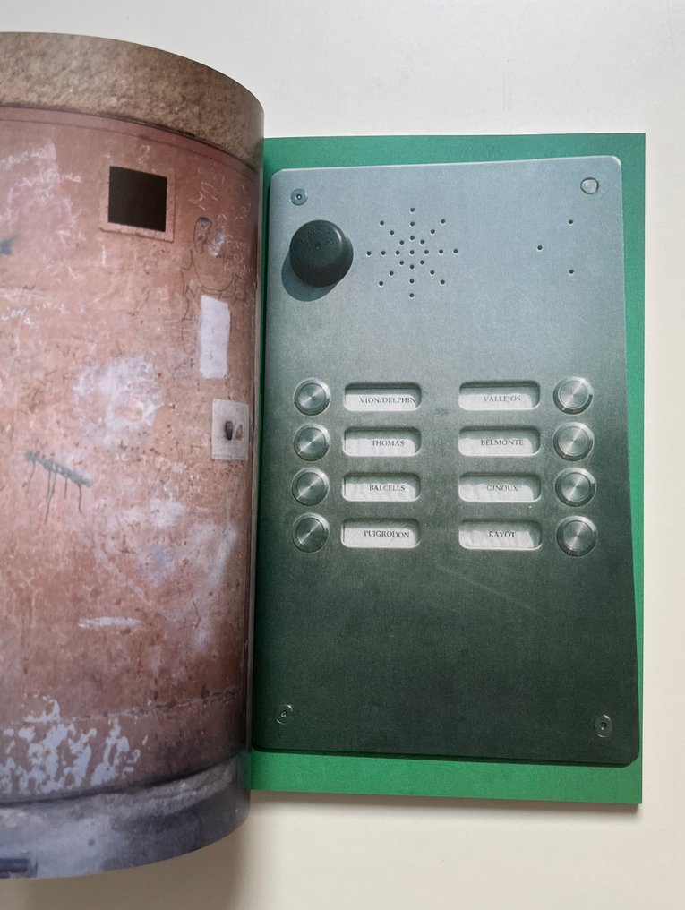 Signed; Antoine D'Agata - Trajectoires, de mon quartier au centre ville (ex n°n°209/400) - 2005 #4.3