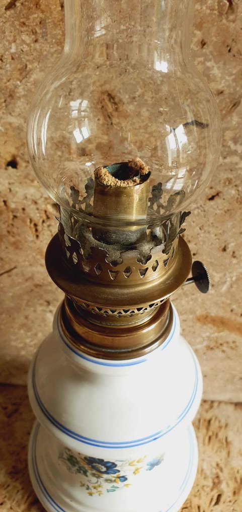 Petroleumslampe (3) - Porcelæn, Kobber, Emalje #1.0