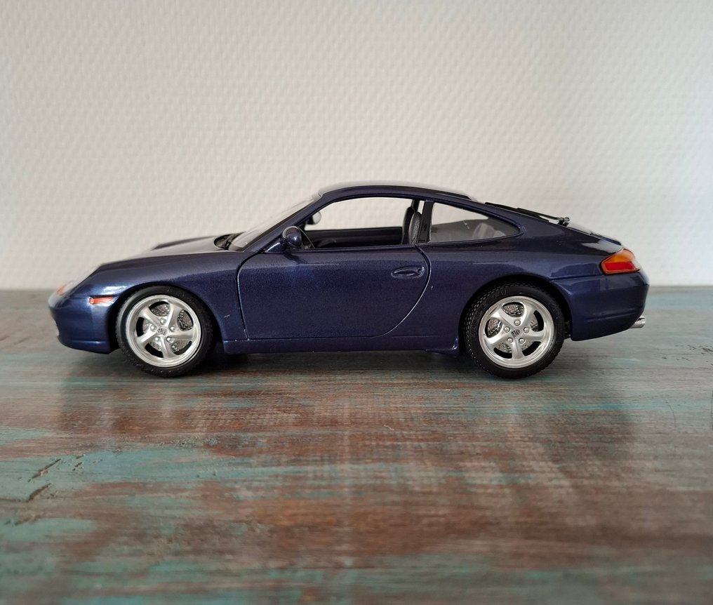 Bburago 1:18 - Modellauto - Porsche 911 Carrera (Typ 996) - Original Händler WAP 021 008 97 #2.1