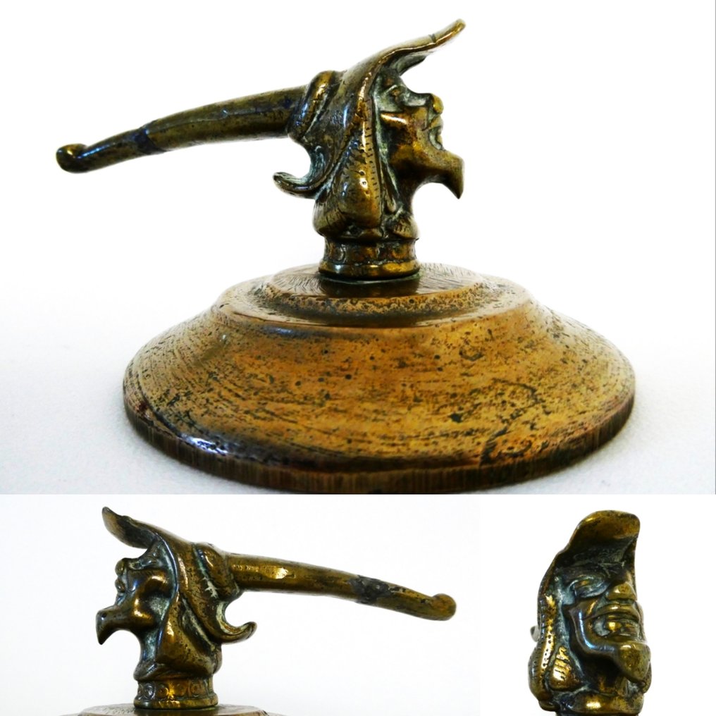 吉祥物 - Auto mascotte kabouter met puntmuts in de wind - 黄铜色 #1.0