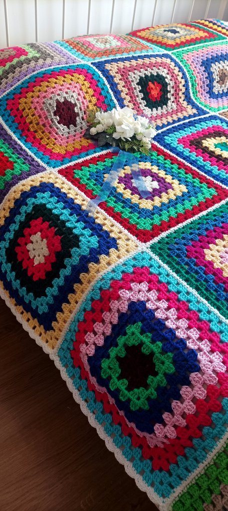 Una magnífica colcha de estilo vintage de la época de los abuelos, confeccionada en pura lana en - Colcha - 240 cm - 175 cm #4.3