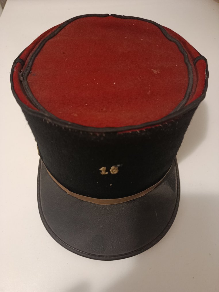 Francia - Esercito/fanteria - Uniforme militare - Képi del 16º Reggimento di Fanteria – IIIª Repubblica – circa 1884–1900 – Numero ricamato in oro – #1.0