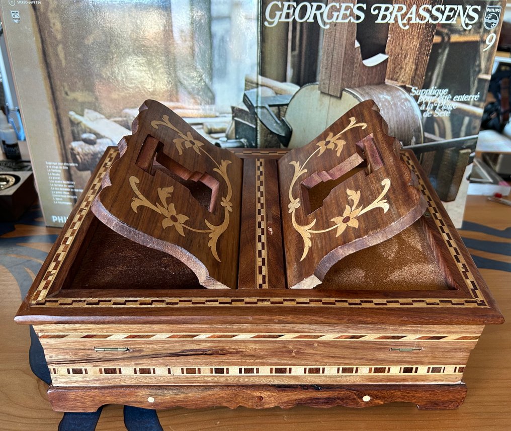 Box - Walnut, Maple, Boxwood - Inlaid lectern box #2.1