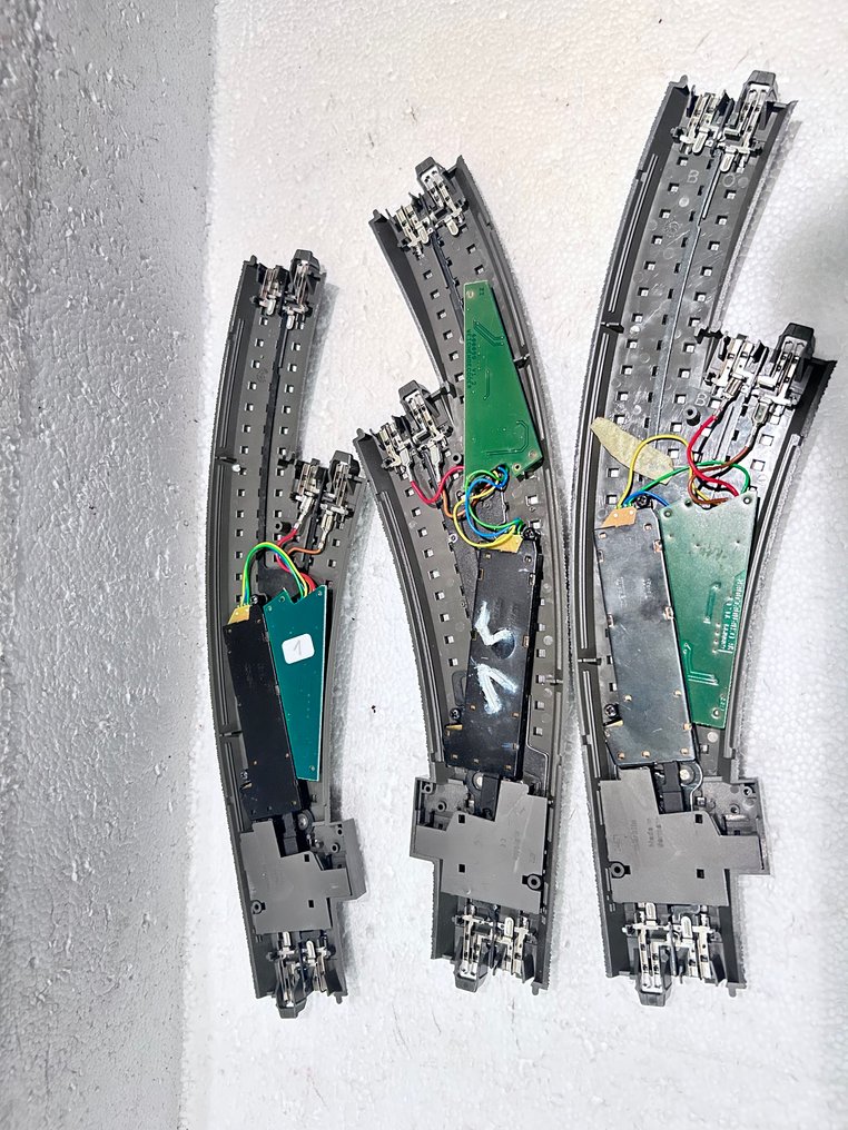 Märklin H0 - 24671/72/74460/90 - 模型火車軌道 (3) - 3 个弯曲的数字道岔 #1.0