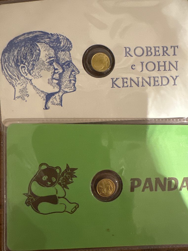 Italy. Collezione di tessere commemorative con monete in miniatura è stata probabilmente prodotta tra gli  (No reserve price) #4.3