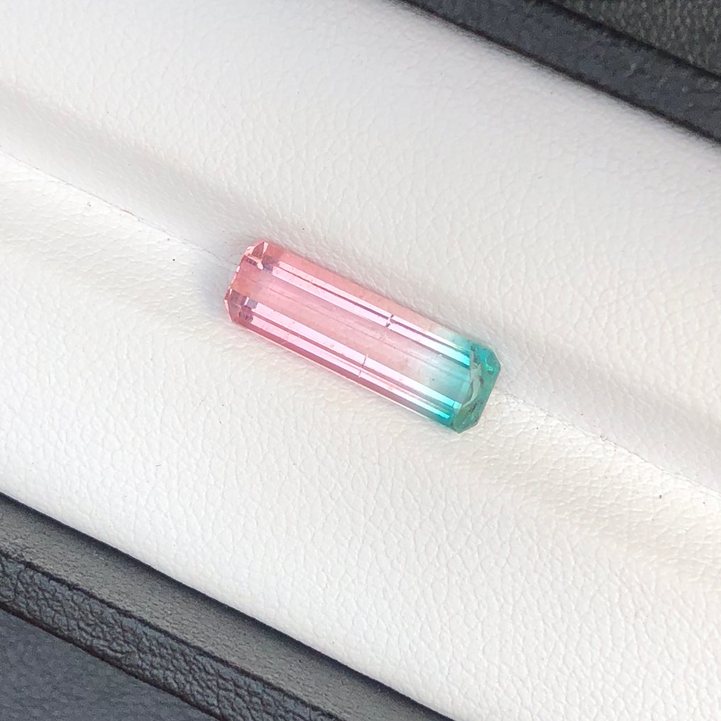 没有保留价 - 1 pcs  双色, 粉色, 绿色 电气石  - 3.07 ct - 美国宝石研究院（GIA） #1.0