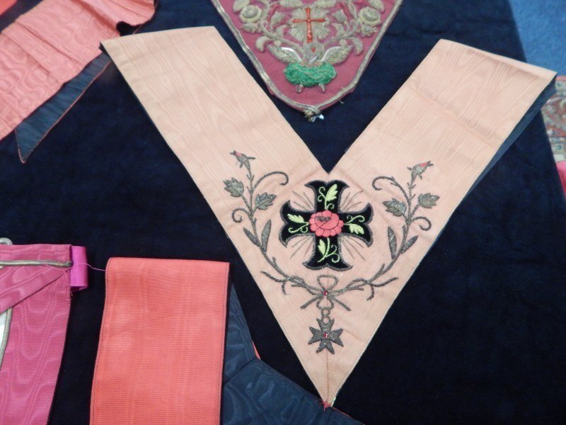 Unknown - Badge - masonic franc maconnerie collection rose croix regalia - 20th - early (WW I) #3.2