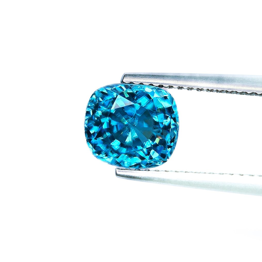 Nincs minimálár Kék Cirkon - 4.83 ct - Nemzetközi Gemmológiai Intézet (IGI) #3.2