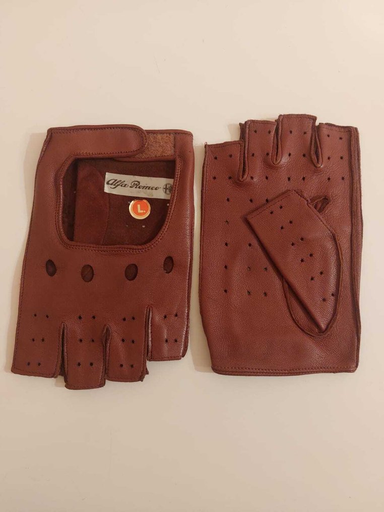 Guidhandskar - Alfa Romeo #4.3