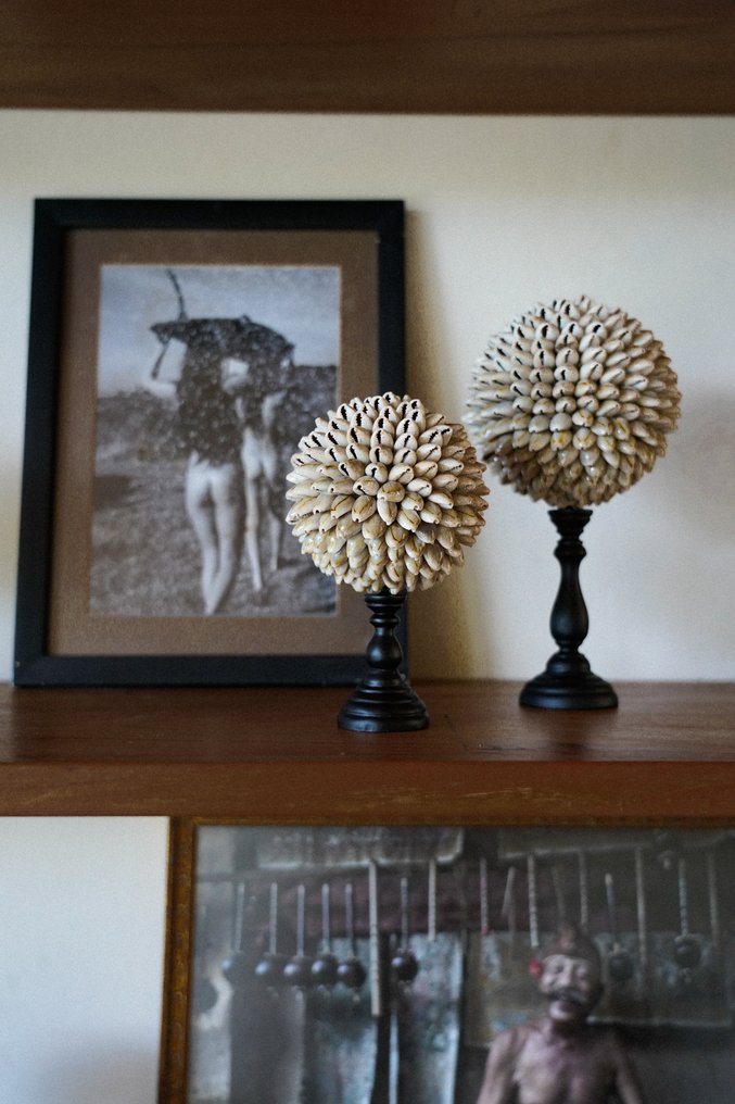 Decorative ornament (2) - NO RESERVE PRICE - Wonderful Pair of Shell Ball & Yellow Maligano Sphere on custom stands - Indonesia #1.0