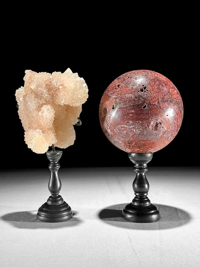 NO RESERVE PRICE - Wonderful Pair of Calcite & Red Jasper- Crystal Cluster & Sphere on custom stands- 2600 g - (1) #1.0