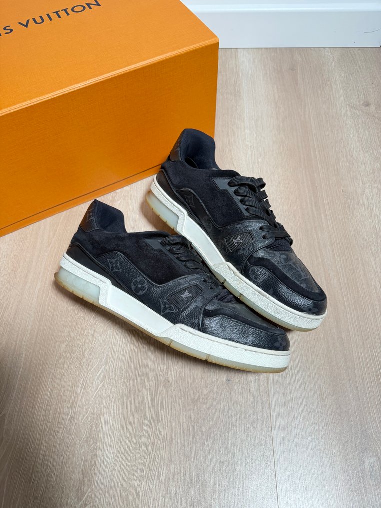 Louis Vuitton - Sneakers - Size: EU 43 #1.0