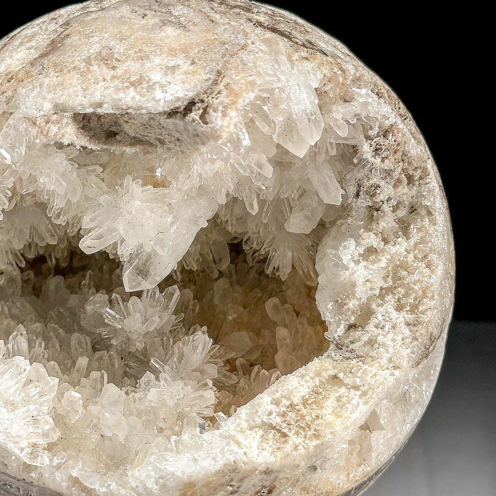 Ingen reservationspris - Vidunderligt par af kvarts krystaller. Sfærer på stativer- 2200 g - (2) #4.3