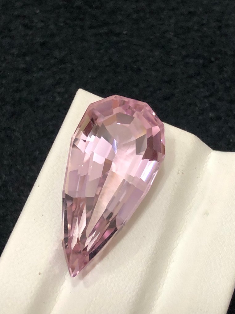 没有保留价 - 1 pcs  粉色 紫锂辉石  - 25.68 ct - 国际宝石研究院（IGI） #1.0