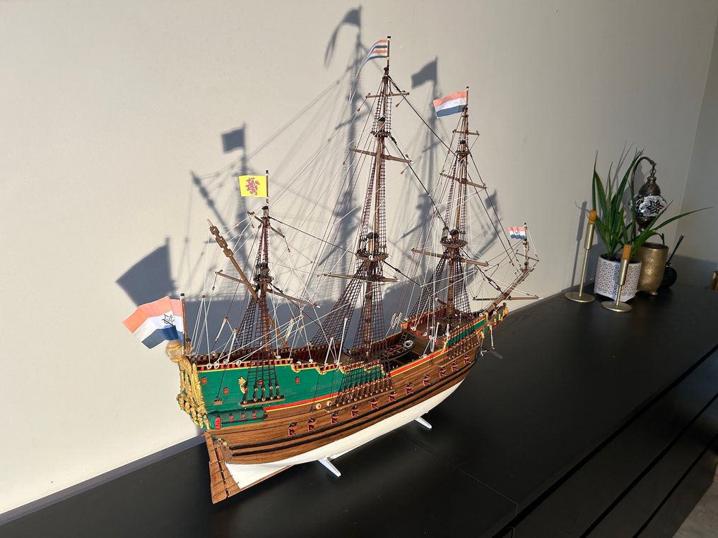 Kolderstok 1:64 - Modelschip (2) - De Batavia Scheepsmodel met boek over de bouw en geschiedenis. - Zeldzame combinatie #1.0