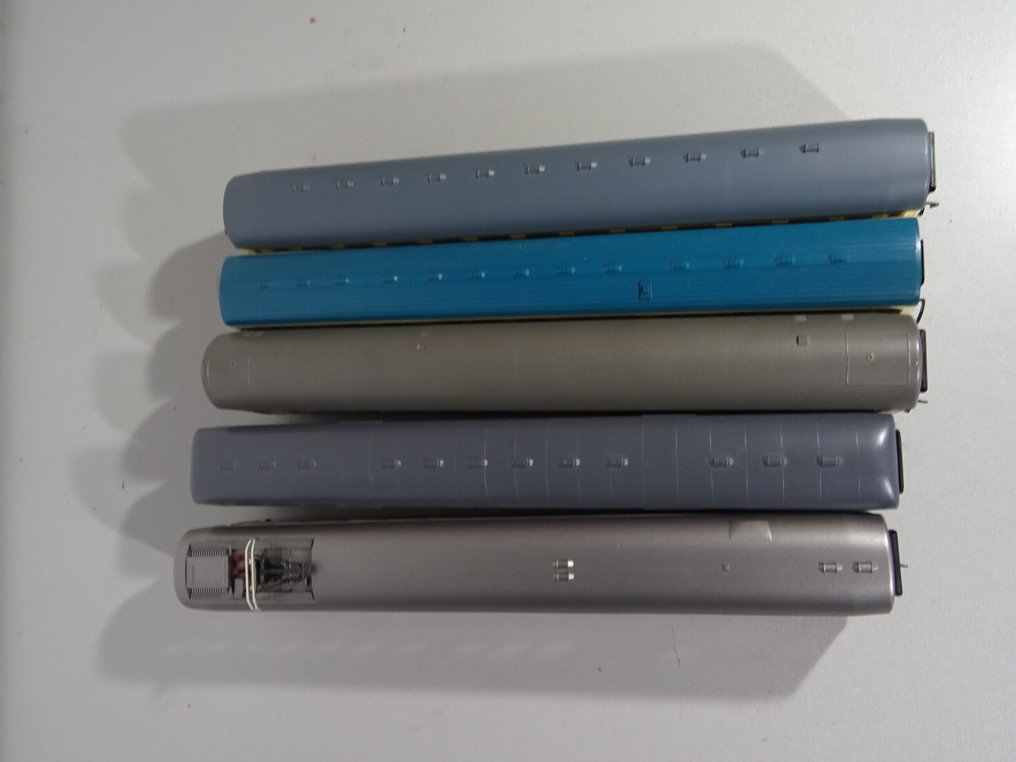 Fleischmann H0 - Wagon de passagers pour trains miniatures (5) - 5 x véhicules divers IC - DB #3.2