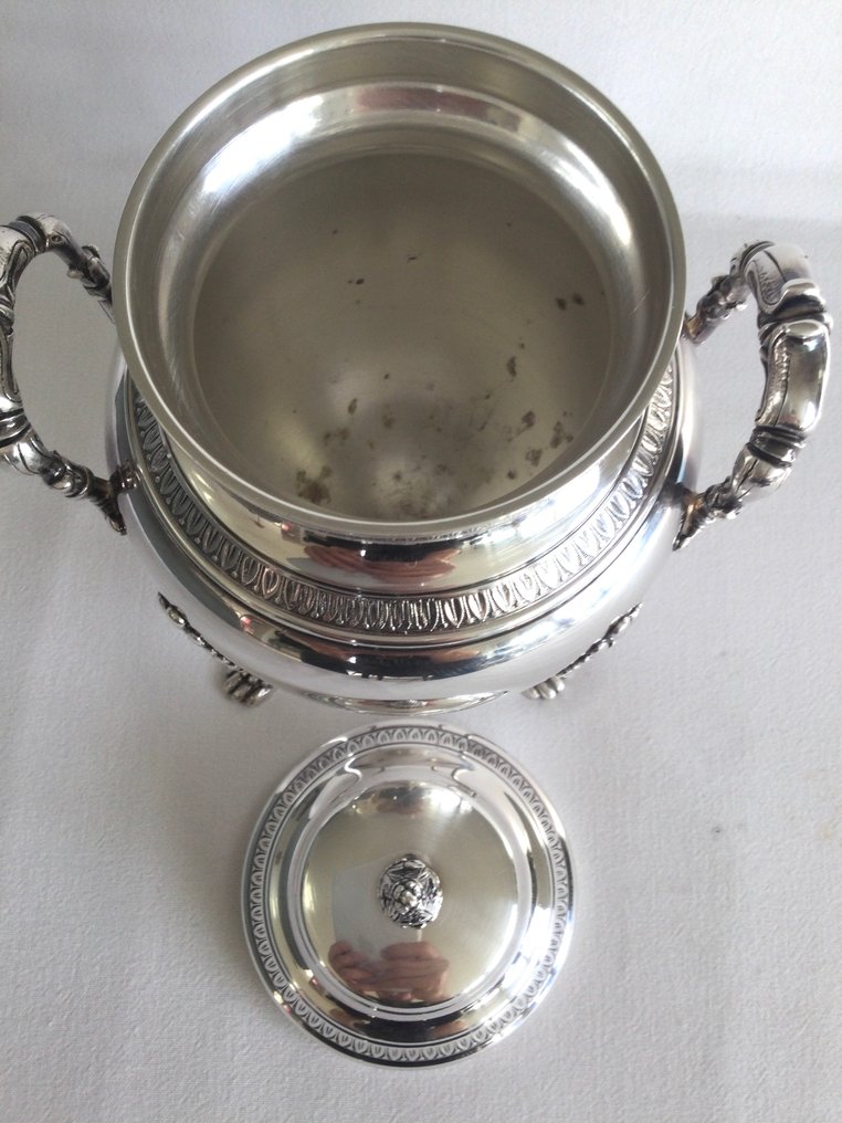 Elegante antieke verzilverde suikerpot met sierlijke Empirische rocaille versieringen - Sugar pot - Sleek model and is elevated on four elegant legs. #3.2