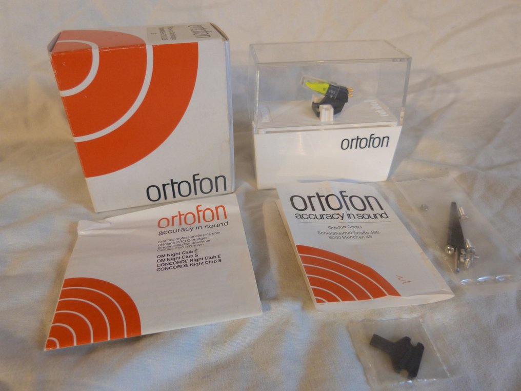Ortofon - High End High Fidelity édition limitée OM Pro-Tonabnehmer avec aiguille de lecture Night Club "S" Cartouche de platine avec stylet #1.0