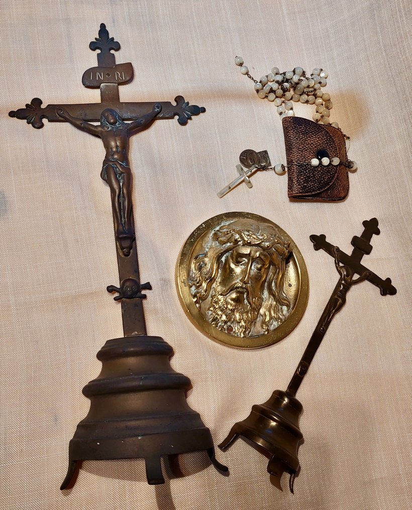 Crocifisso (4) - Bronzo, Guscio, conchiglia - 1850-1900 - Collezione religiosa #1.0