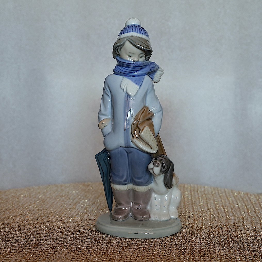 Lladró, 5220 - Szobor, "Ragazzo invernale" - 20 cm - Porcelán - 1983 #1.0