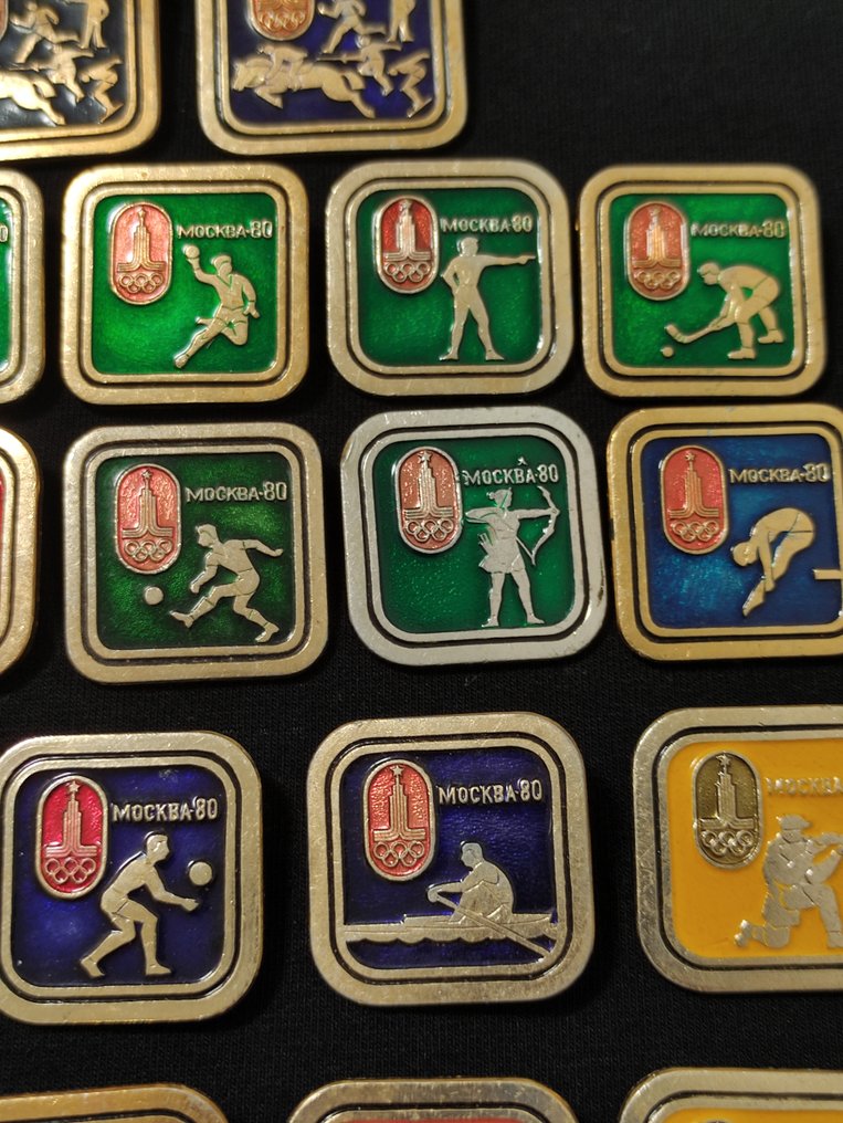 1980 - Eine große Sammlung von Vintage-Olympia-Anstecknadeln (33 Stück). Olympiade 80. UdSSR.  #2.1